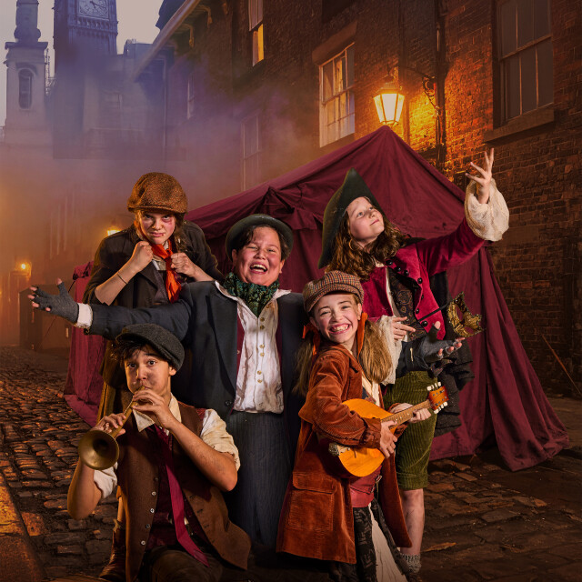 Nationaal Jeugd Musical Theater - Oliver en het avontuur van de straatkinderen de musical 26-27