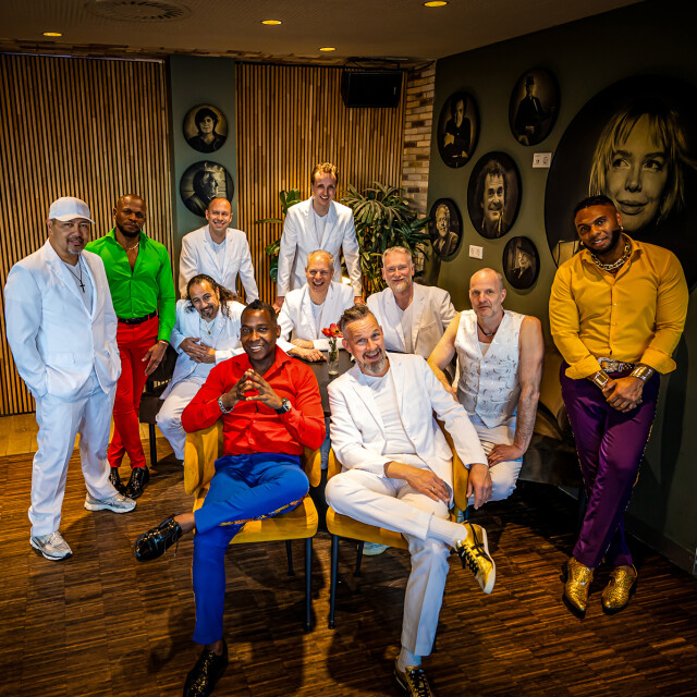 The Chicago Funk - A Tribute to the Legendary Earth, Wind & Fire 26-27